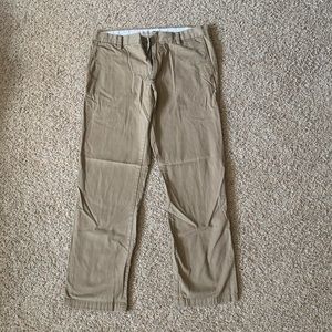 Old navy Classic Khakis 33x32